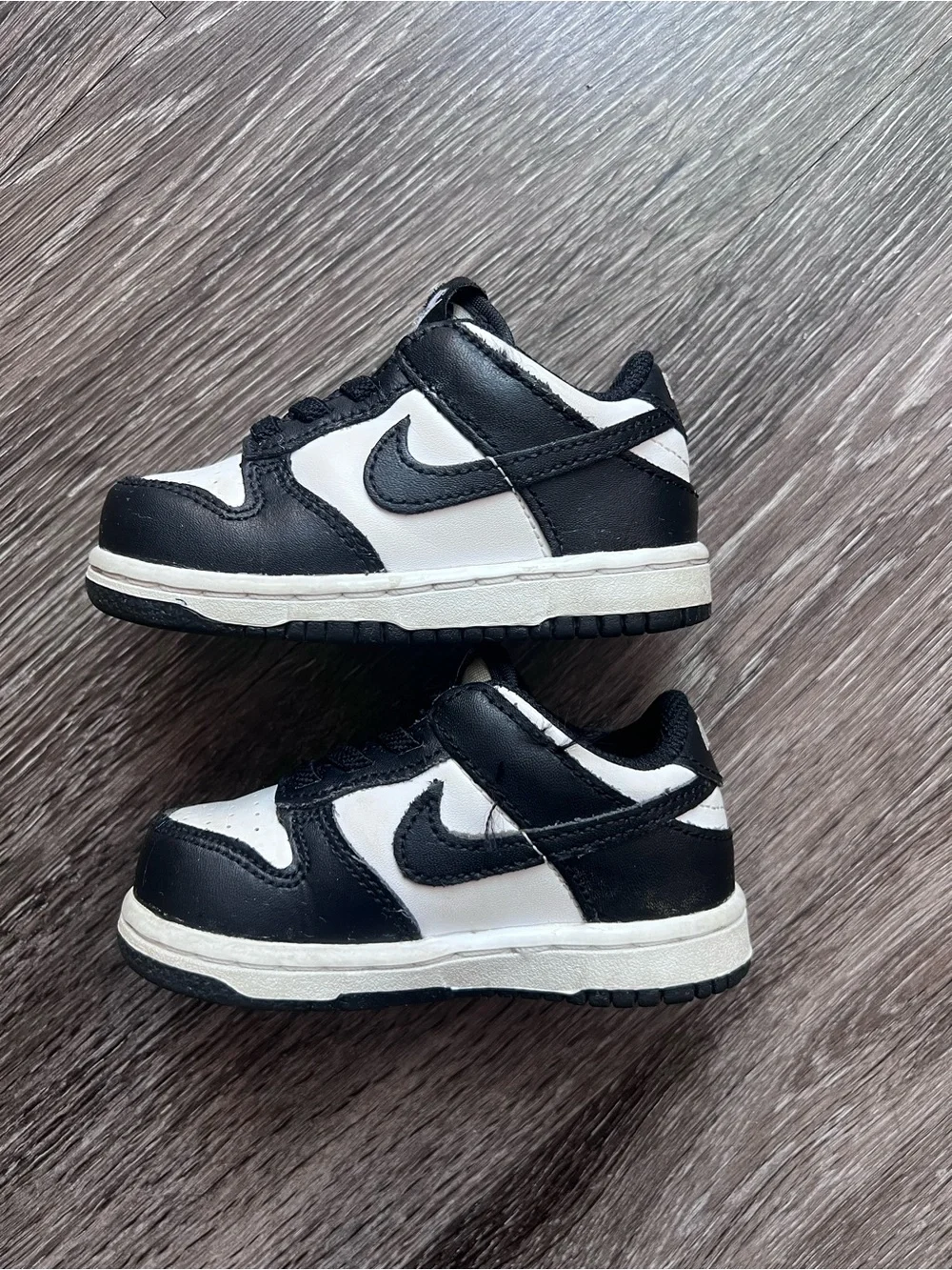 Toddler nike dunk low black/white sneakers size 6